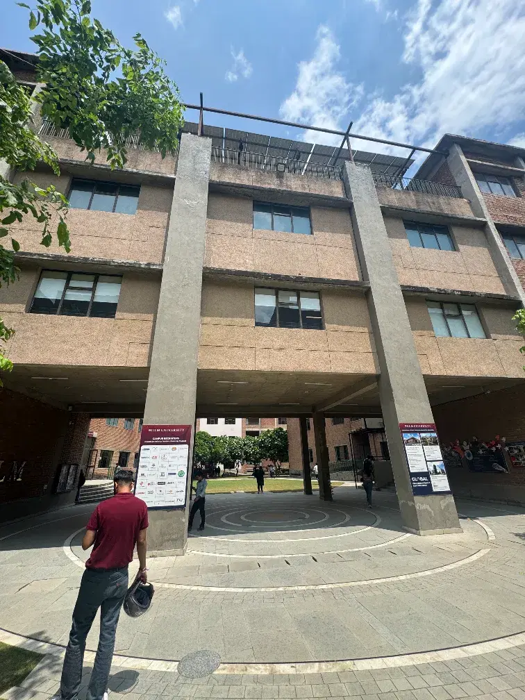 IILM University Gurgaon Academic building photo 3